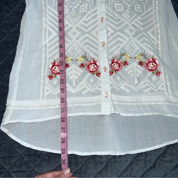 Johnny Was Top Small 3J Workshop Floral Embroidered Shirt Boho White Tunic B9 - Picture 4 of 5